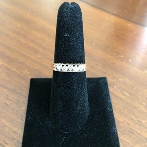 10K gold & diamond ring